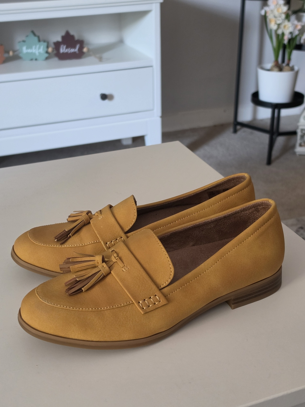Naturalizer Women's Mustard Tassel Loafers